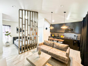 Charming Poolside ADU Near SoFi Stadium - MK3LAD